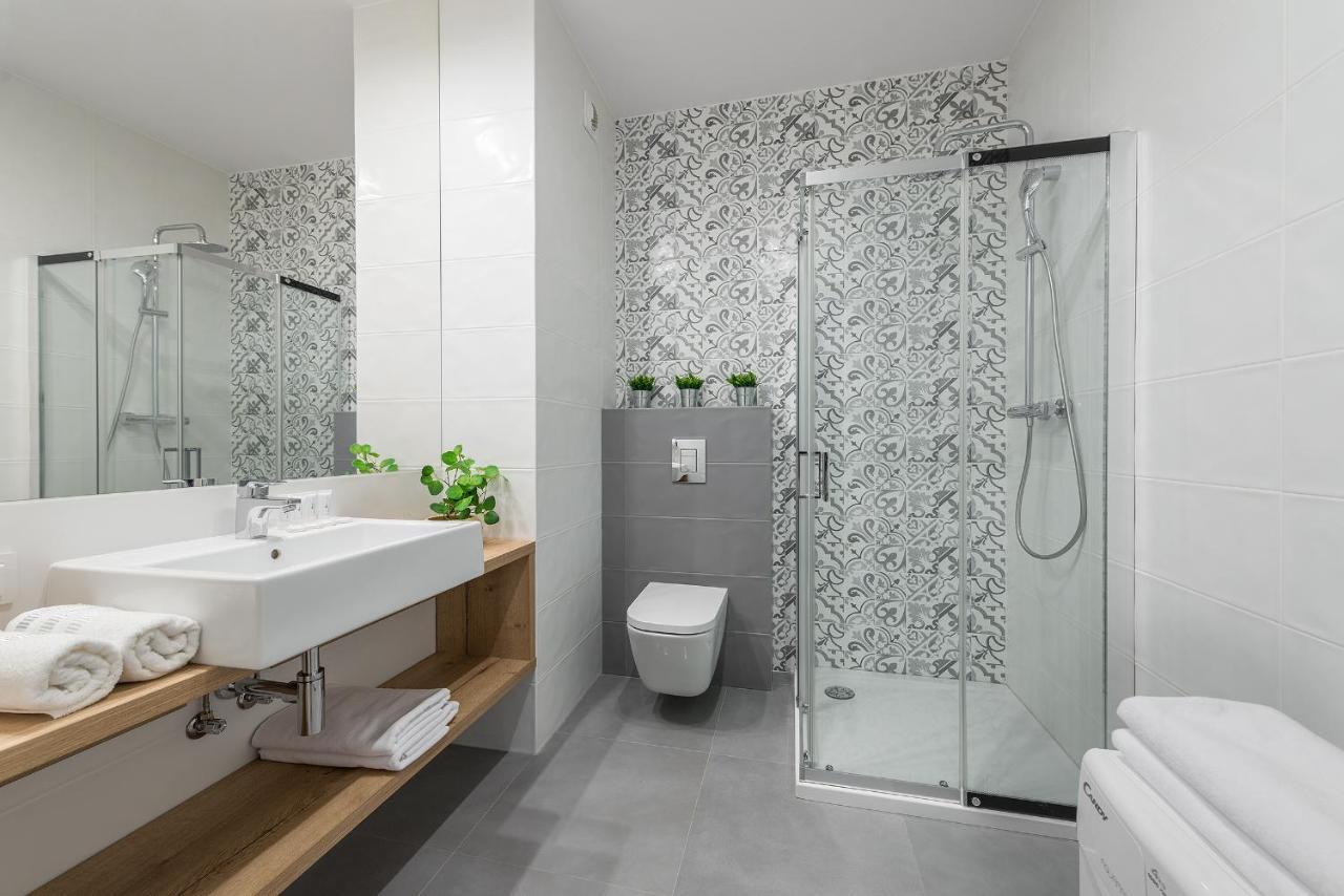 Okecie Airport Studio Bakalarska 2 P&O Serviced Apartments Варшава Экстерьер фото
