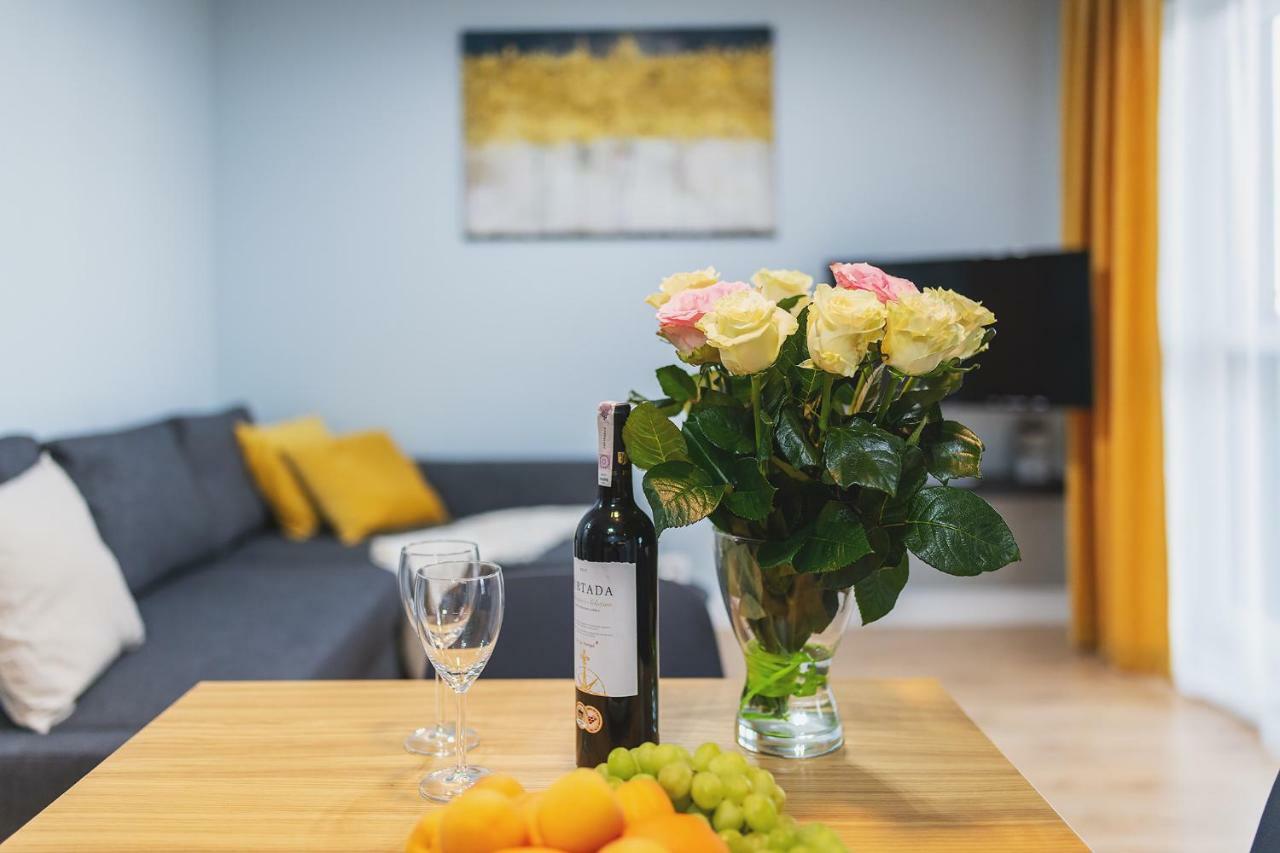 Okecie Airport Studio Bakalarska 2 P&O Serviced Apartments Варшава Экстерьер фото